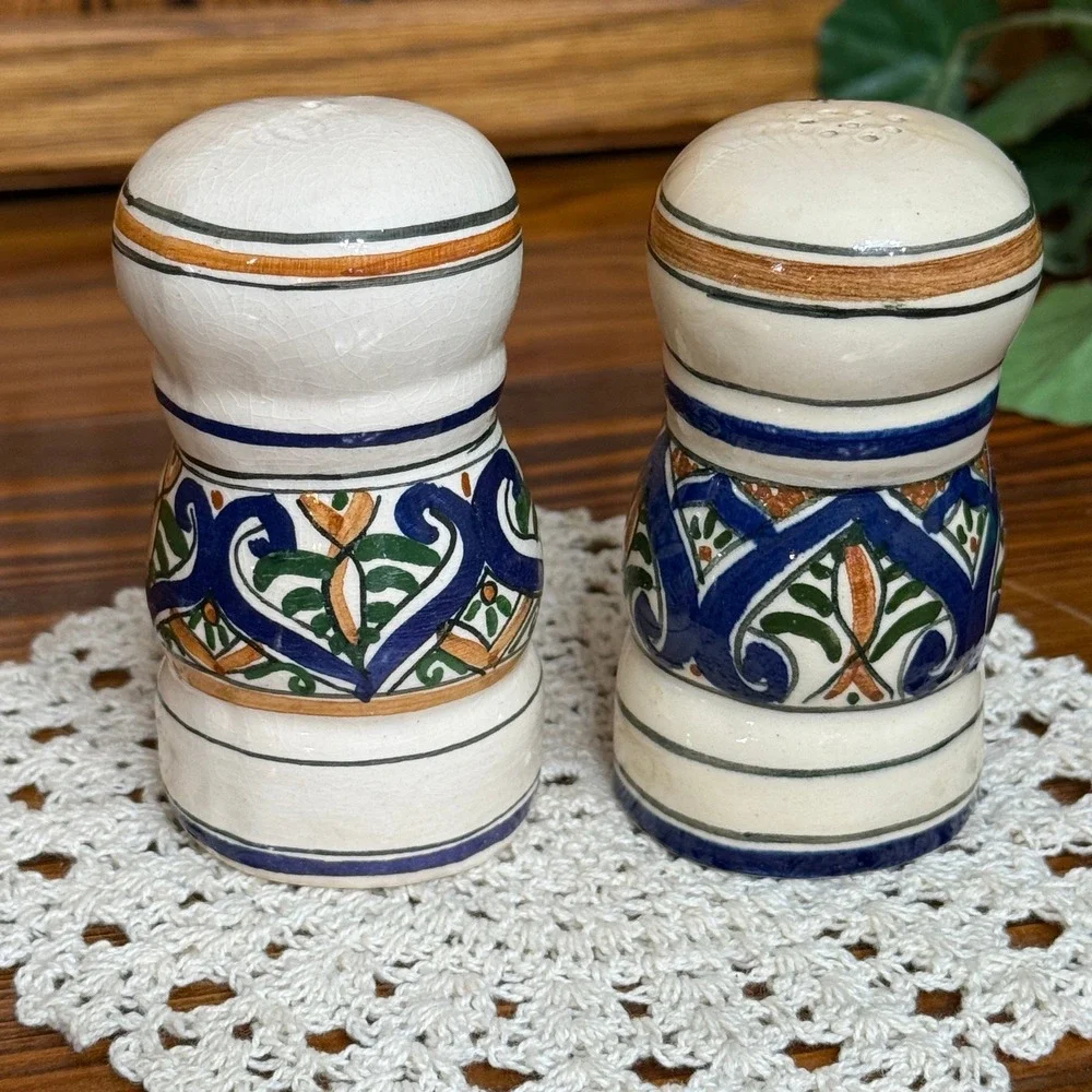 Horus Cartagena Salt and Pepper Shakers Hand Painted Colombia Blue White Good